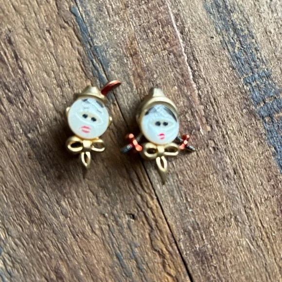 Uncas 1949 Figural Face Boy with feather Girl with Pigtails Brooches - Picture 2 of 6